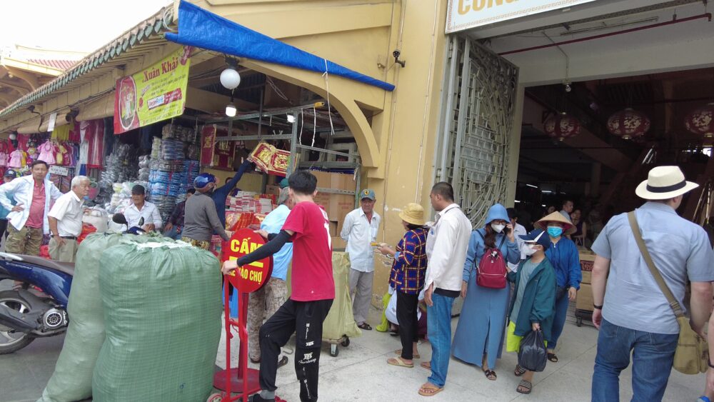 ビンタイ市場２