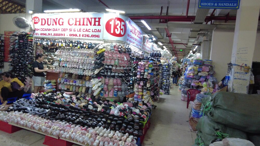 ビンタイ市場５