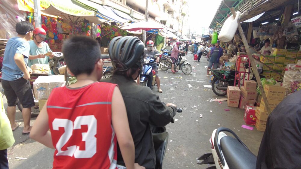 ビンタイ市場７