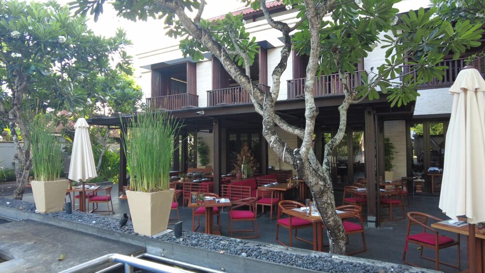 コンラッドバリ9