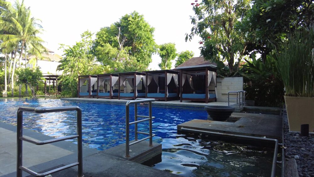 コンラッドバリ8