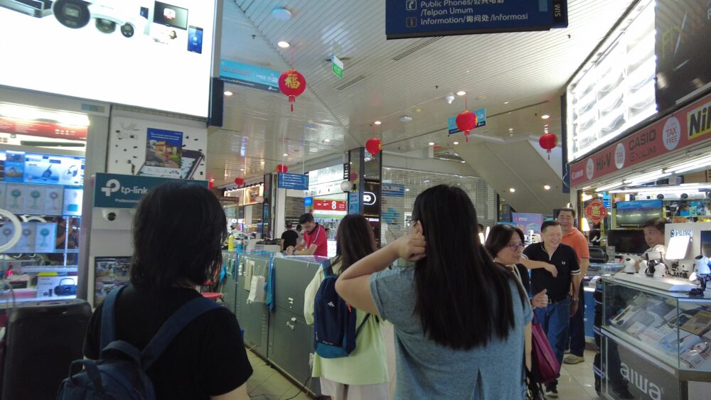 sim-lim-square-4