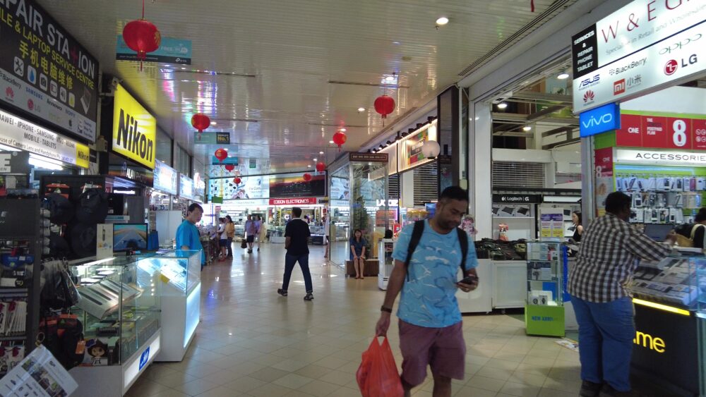 sim-lim-square-3
