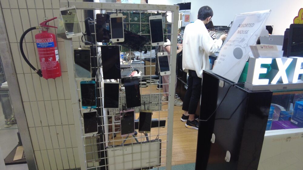 sim-lim-square-8