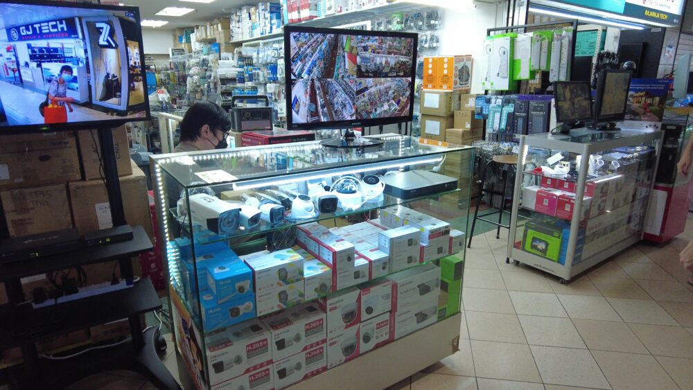 sim-lim-square-9