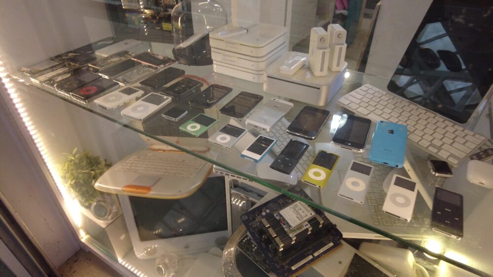 sim-lim-square-13