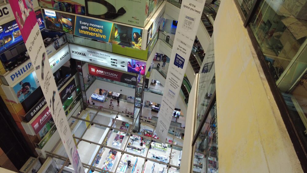 sim-lim-square-14